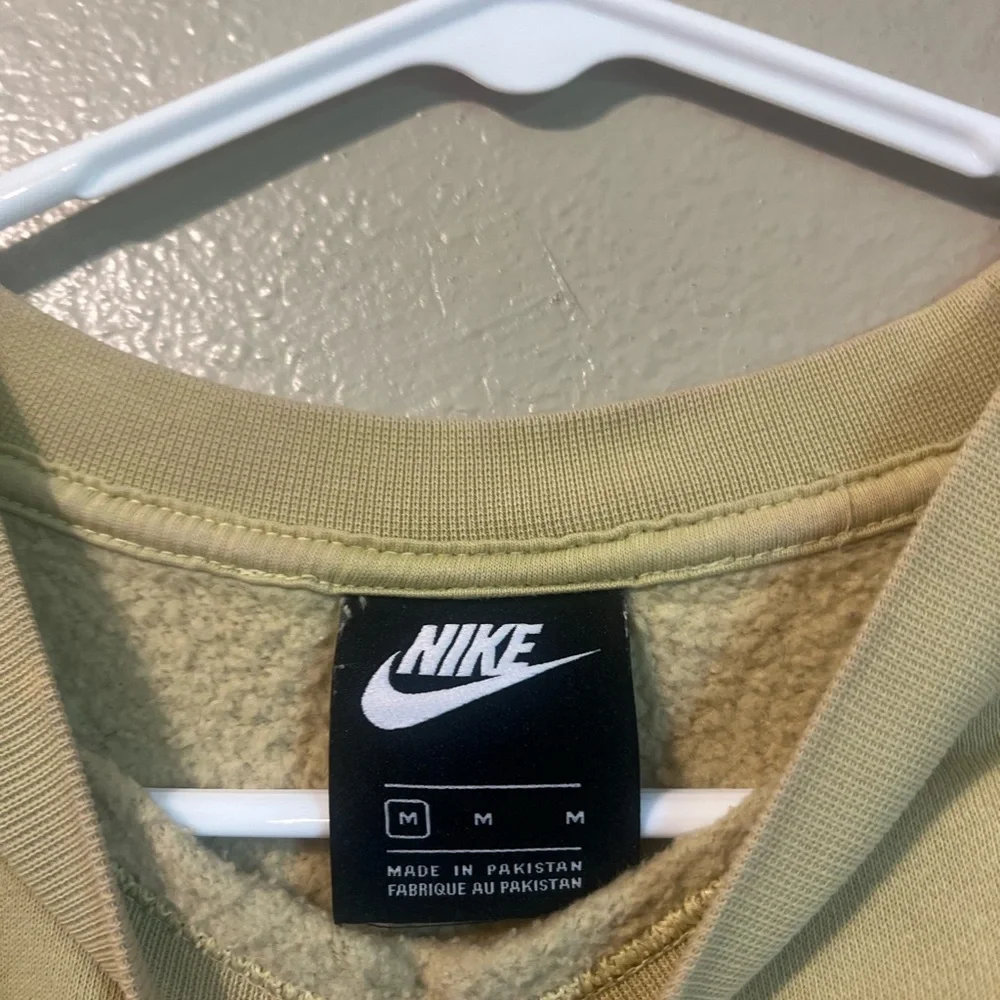 Nike Fleece Crewneck (Tea Tree Mist) - Picture 4 of 5